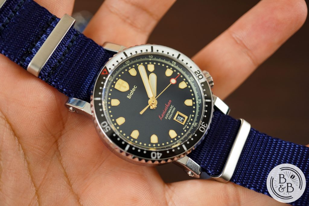 The Watch Stand The Watch Roll (2 Watches) Claw - Watch Storage -  WatchBandit
