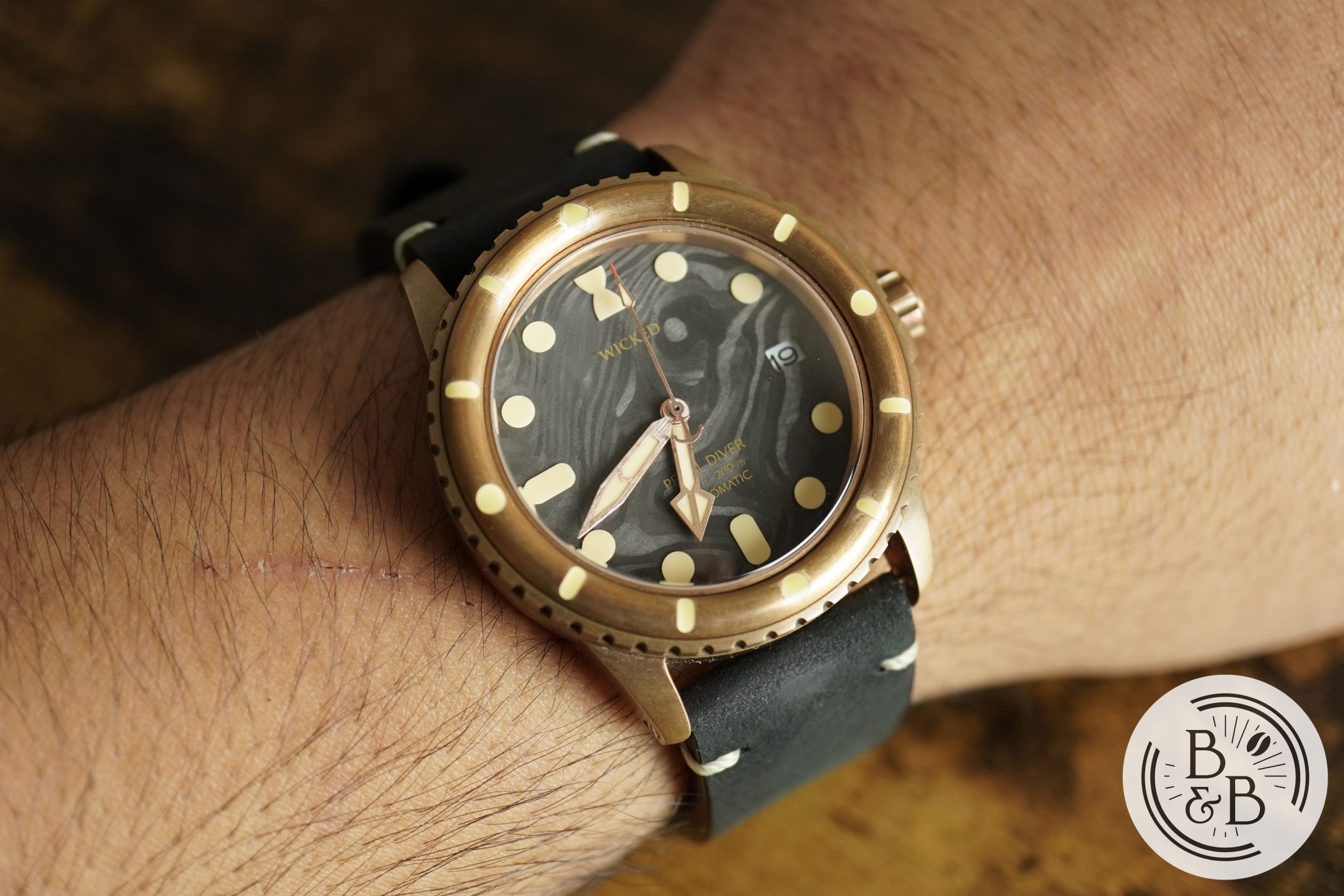 wicked watch pearl diver