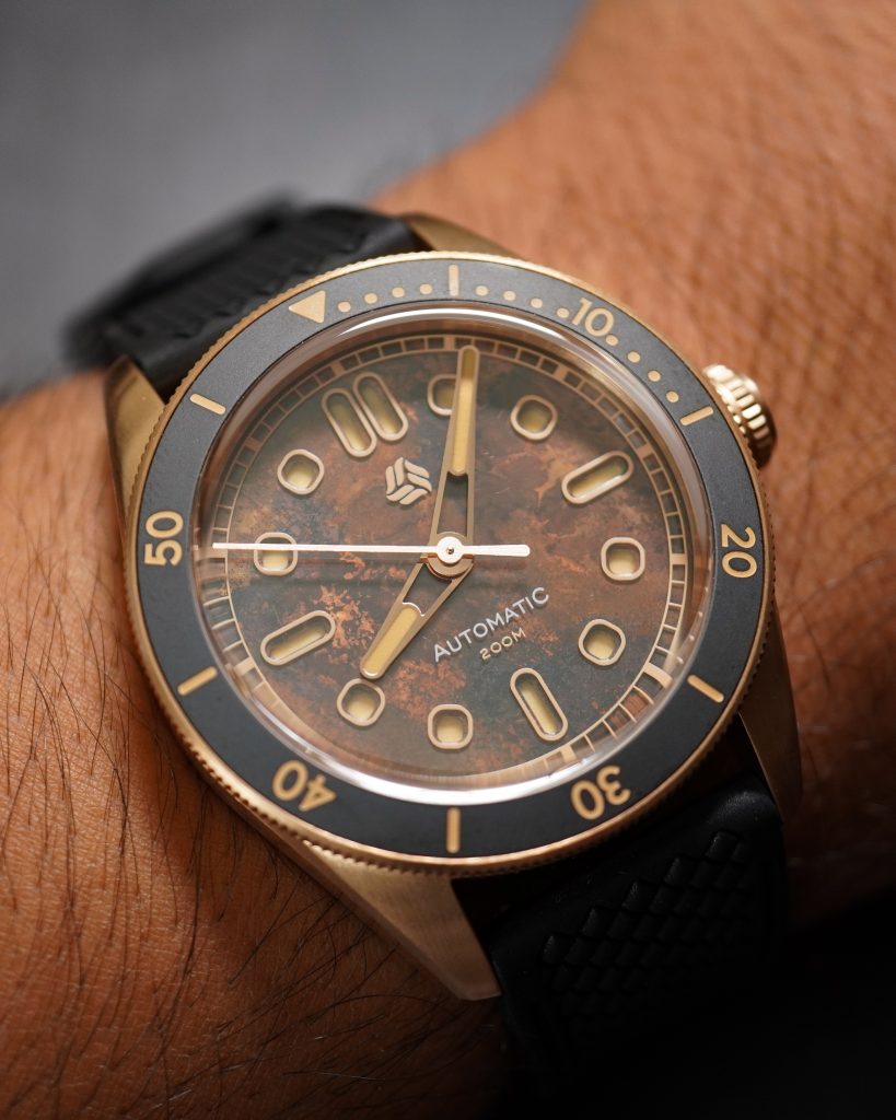 selten salvage bronze vintage wall patina dive watch review microbrand