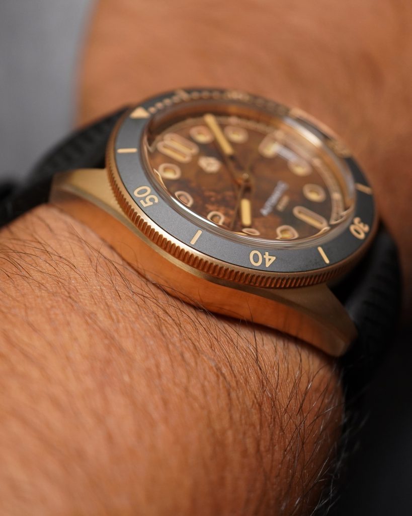 selten salvage bronze vintage wall patina dive watch review microbrand